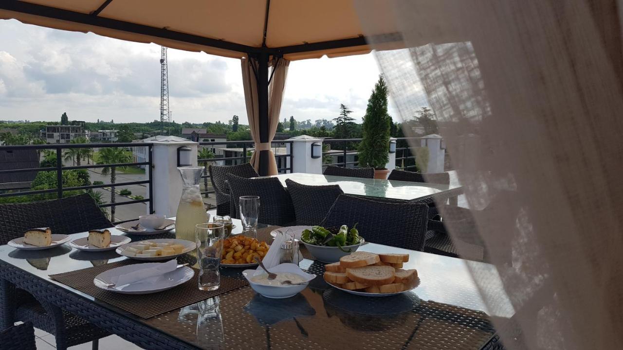 Twins Hotell Anaklia Exteriör bild